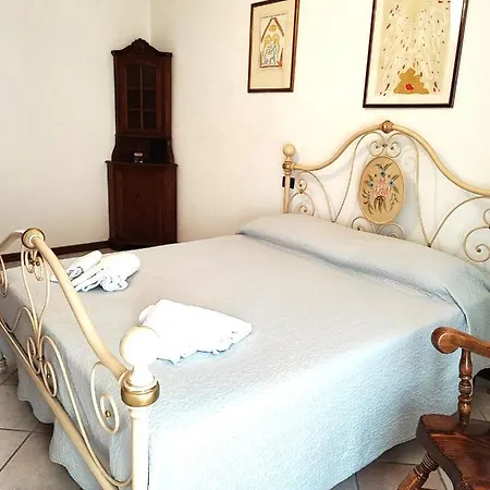 Apartman Leo's House With Garden *