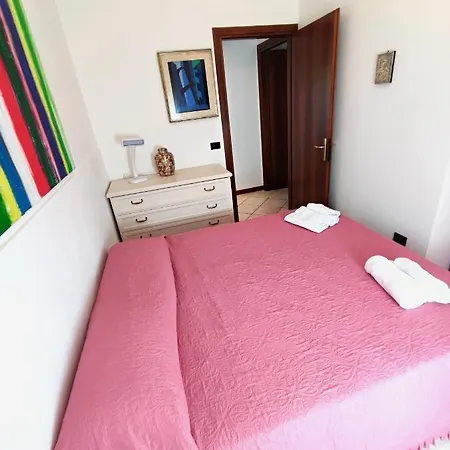 Leo's House With Garden Apartman