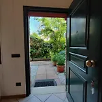 Leo's House With Garden Lägenhet