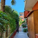 Leo's House With Garden Lägenhet