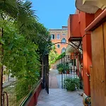 Leo's House With Garden *