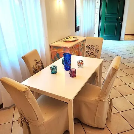 Leo's House With Garden