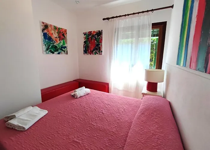 Leo's House With Garden *