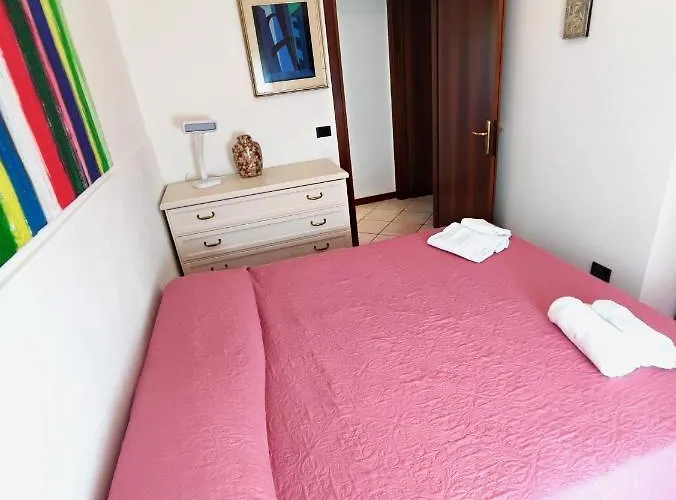 Leo's House With Garden Apartamento