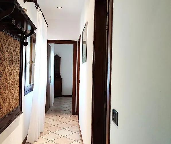 Leo's House With Garden *