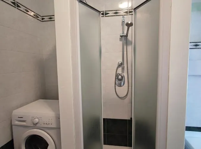 Leo's House With Garden Apartamento